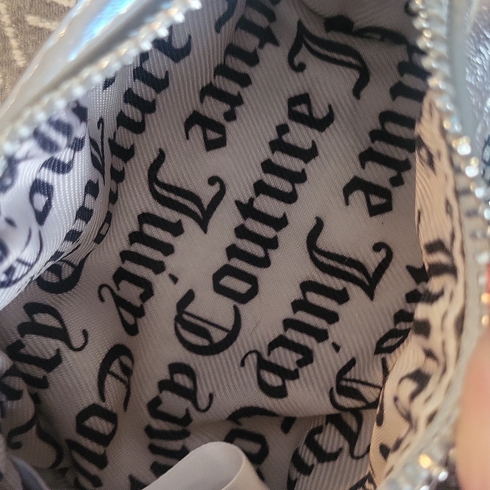 Y2K Juicy Couture Silver Chain Clutch with Heart Detail - Picture 7 of 7